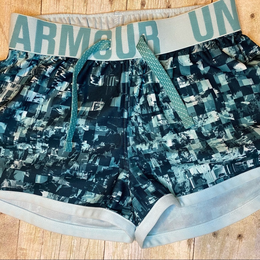 Under Armour Girls Shorts Size Small - Blue